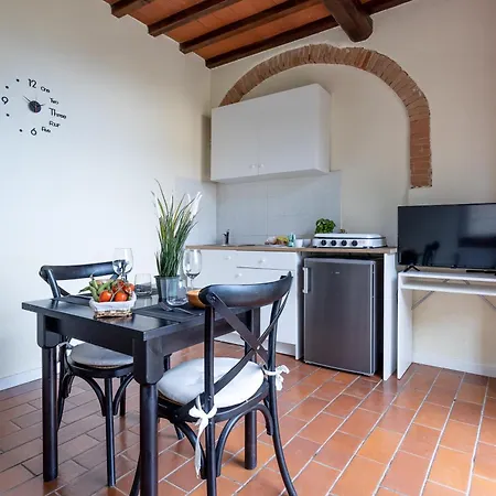 Montevecchio Hotel apartamentowy Montopoli in Val dʼArno