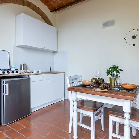 Montevecchio Hotel apartamentowy Montopoli in Val dʼArno